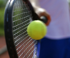 Какую теннисную ракетку лучше выбрать?
