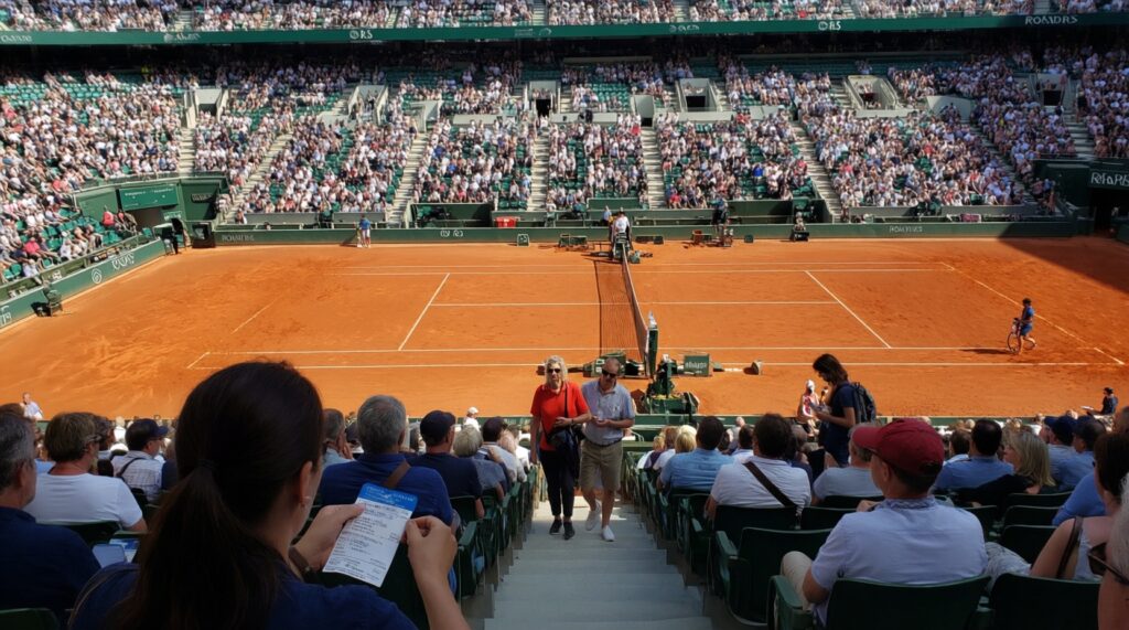 Гранд-слэмы изнутри: традиции, особенности кортов и атмосфера каждого - иллюстрация